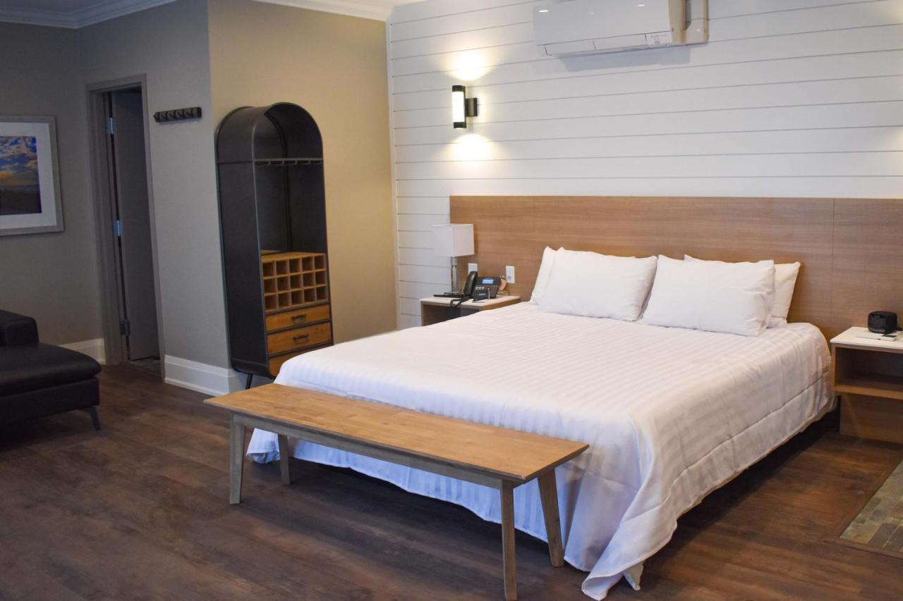 Colonial Hotel & Suites Grand Bend Zewnętrze zdjęcie