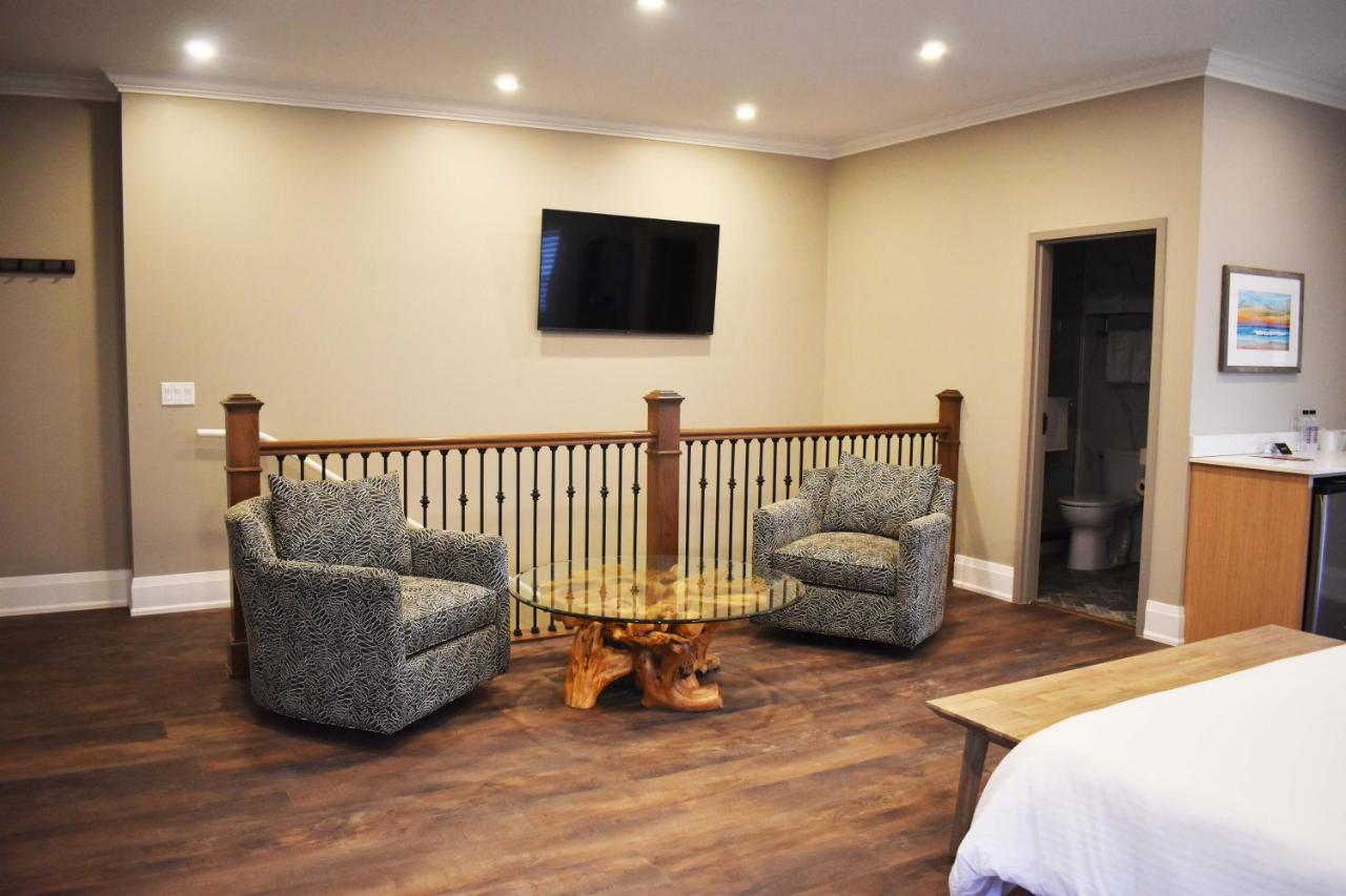 Colonial Hotel & Suites Grand Bend Zewnętrze zdjęcie