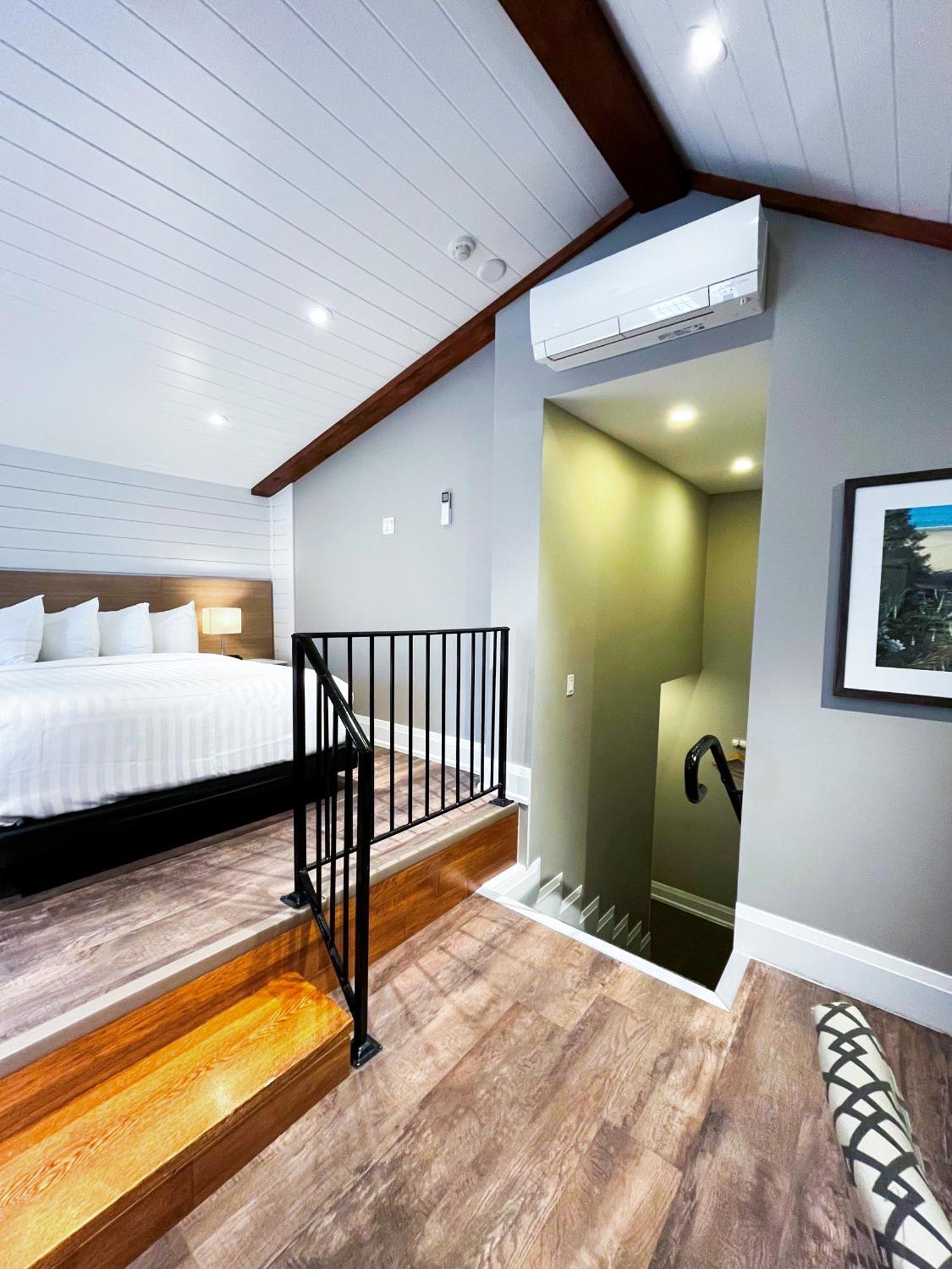 Colonial Hotel & Suites Grand Bend Zewnętrze zdjęcie