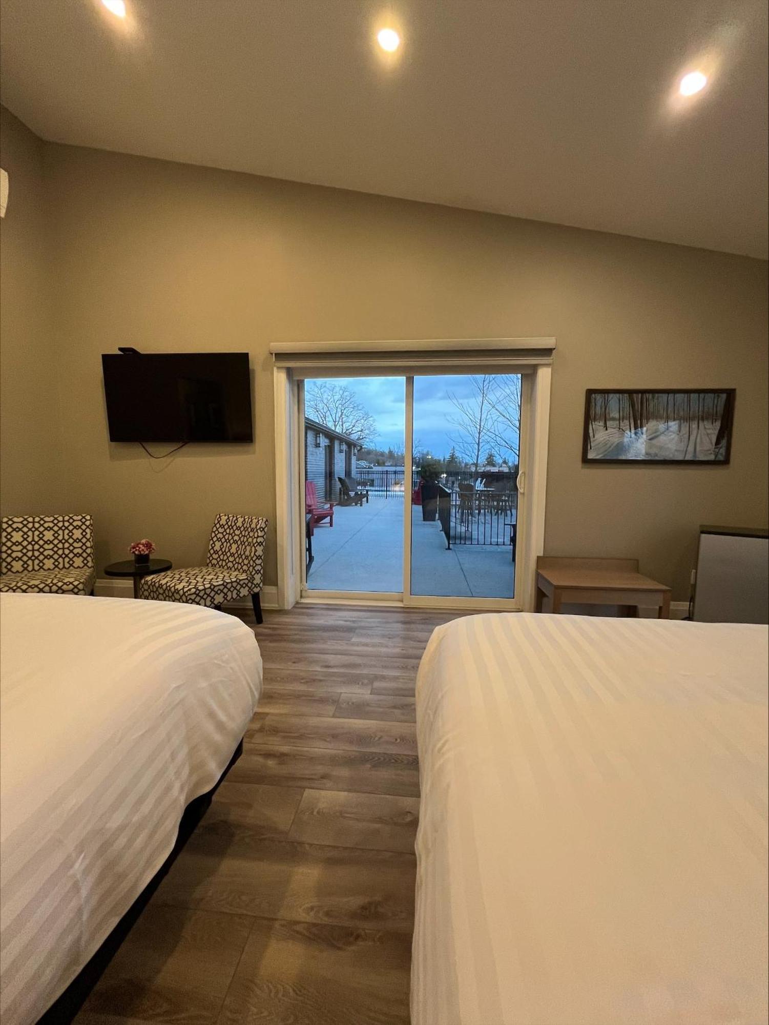 Colonial Hotel & Suites Grand Bend Zewnętrze zdjęcie