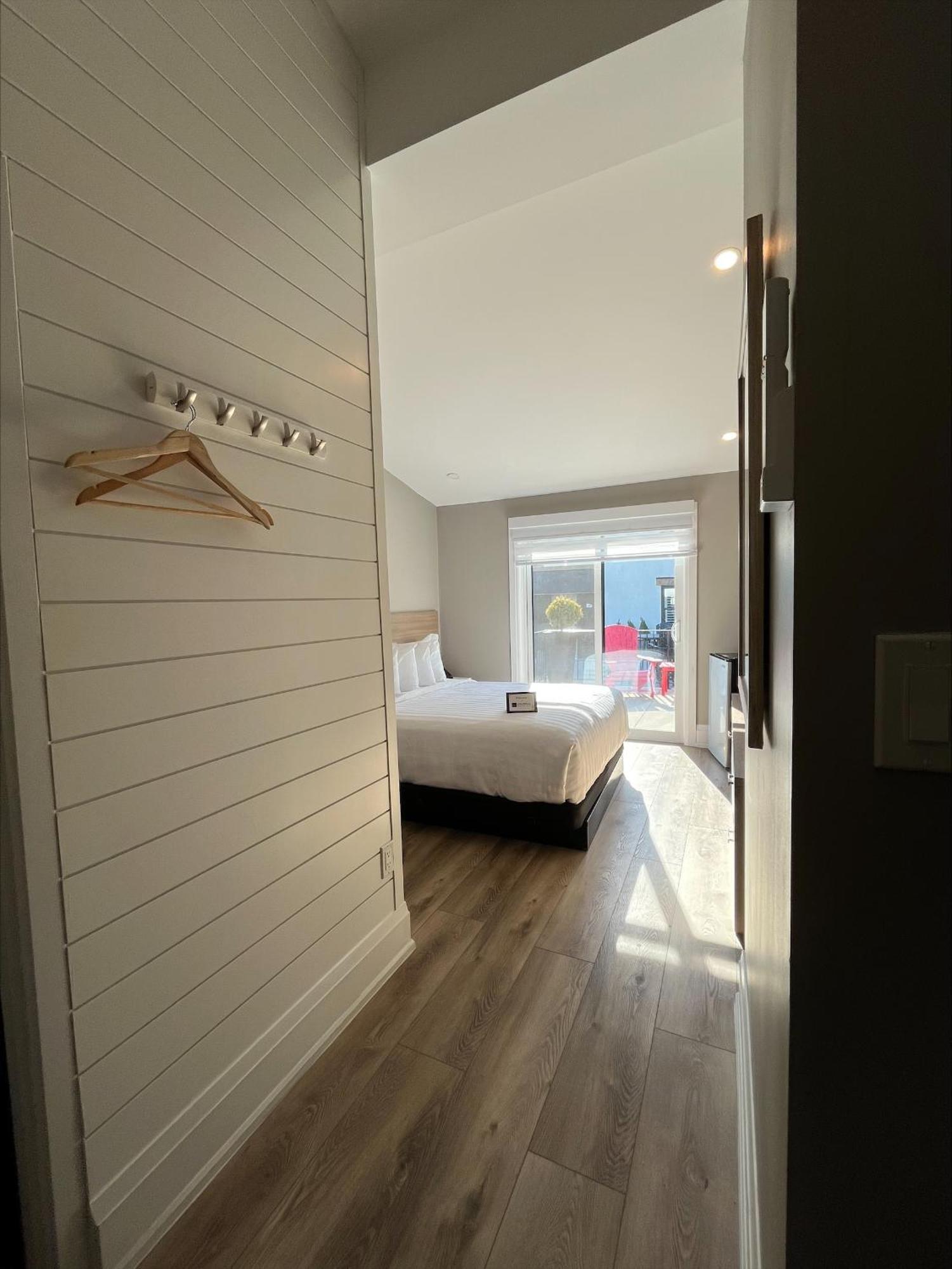Colonial Hotel & Suites Grand Bend Zewnętrze zdjęcie
