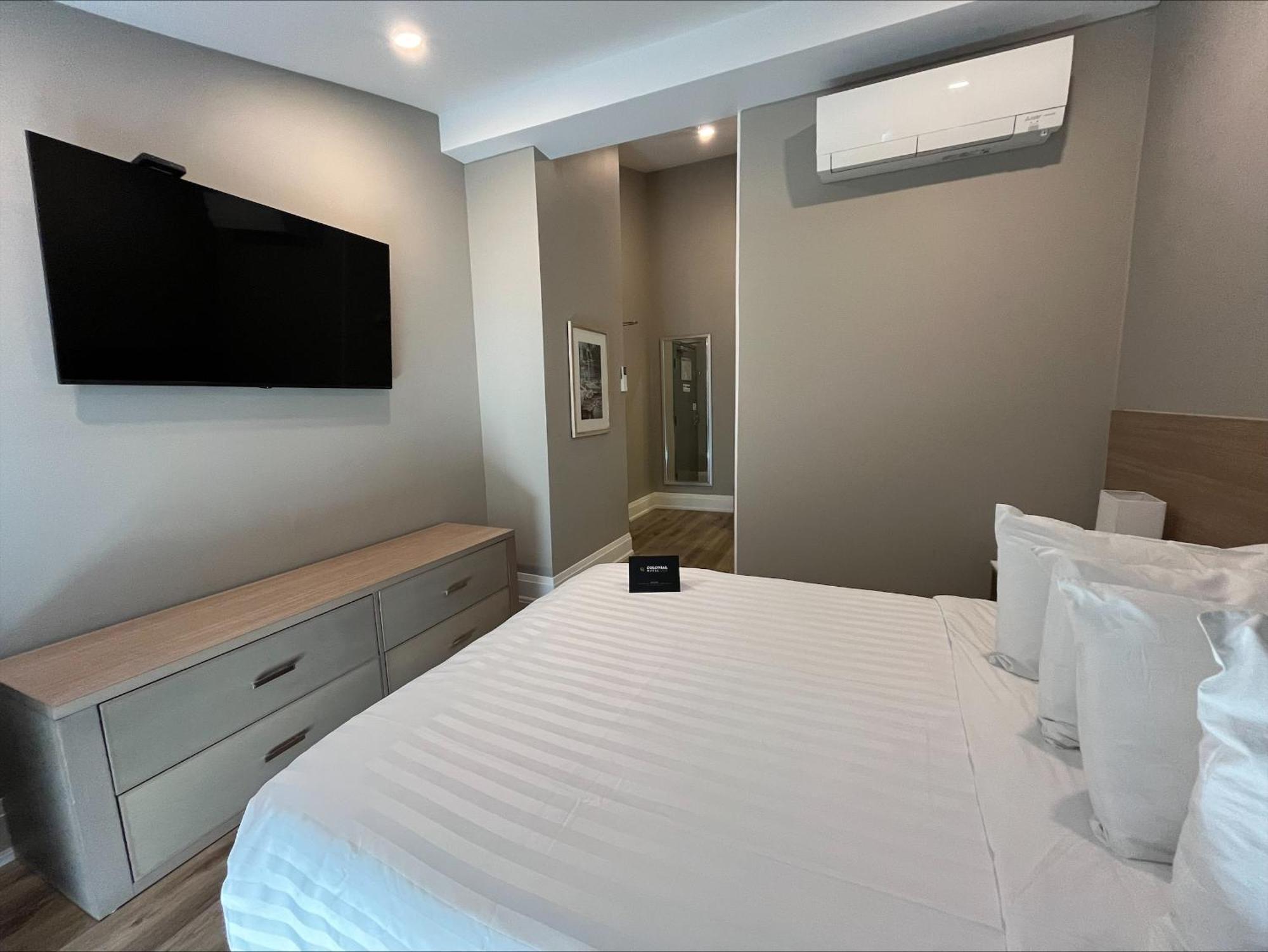 Colonial Hotel & Suites Grand Bend Zewnętrze zdjęcie